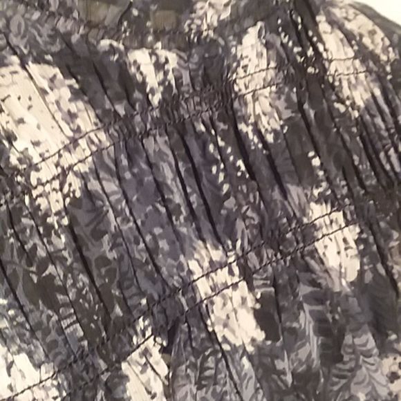 NWT Joie mini dress sz med. Black and grey floral print lined with black - Picture 7 of 16